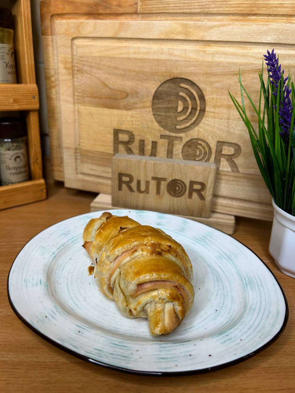 2023-11-30 21.09.55.jpg